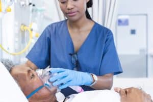 how to become a travel registered respiratory therapist